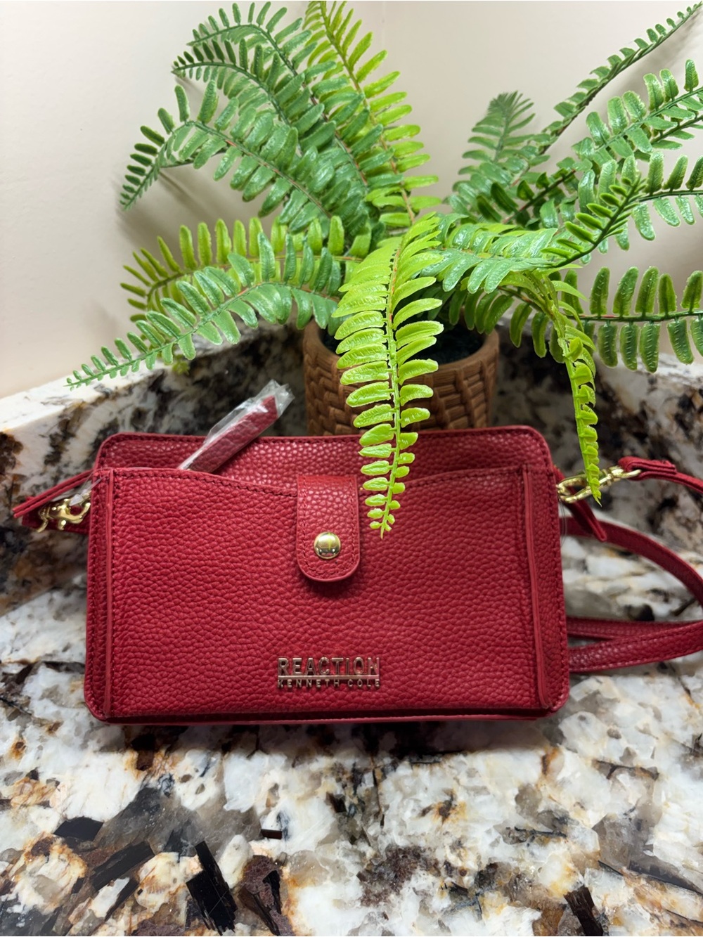 Kenneth Cole Reaction Red Pebble Crossbody Purse - Picture 3 of 11